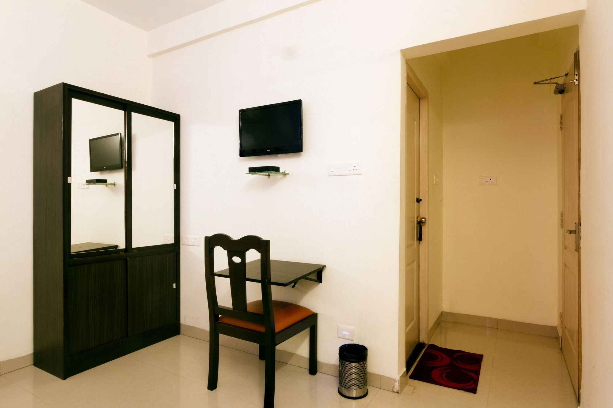 Fabhotel Evlewt Omr Siruseri エクステリア 写真